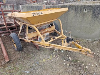 Trailing Super & Fertiliser Spreader
