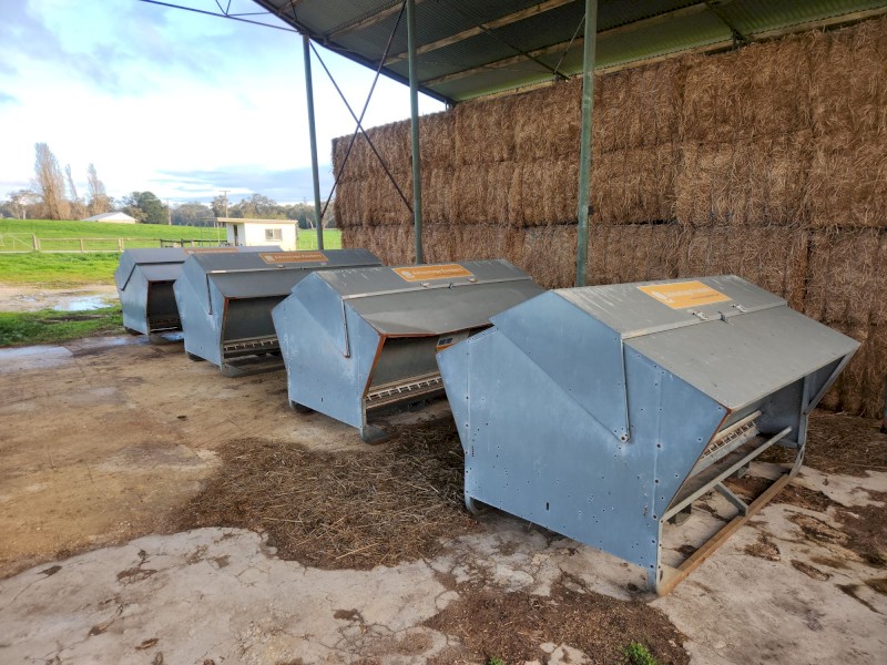 Advantage Lick Feeders