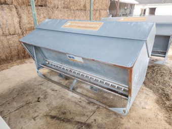 Advantage Lick Feeders