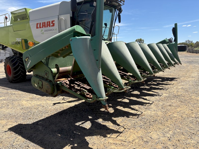 John Deere 894 corn front 