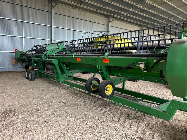 2017 John Deere 640D Draper front