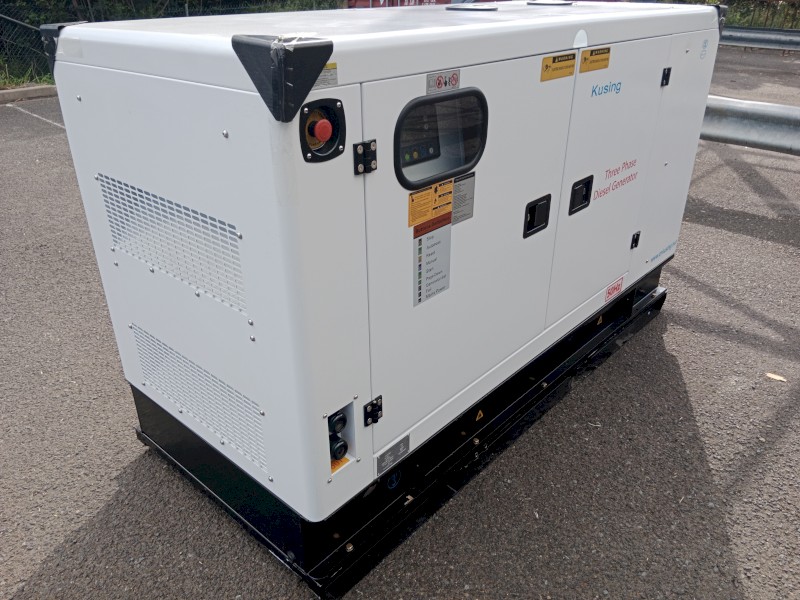 40kVA Isuzu / Stamford 4 Pole Brushless Diesel Generator 415V