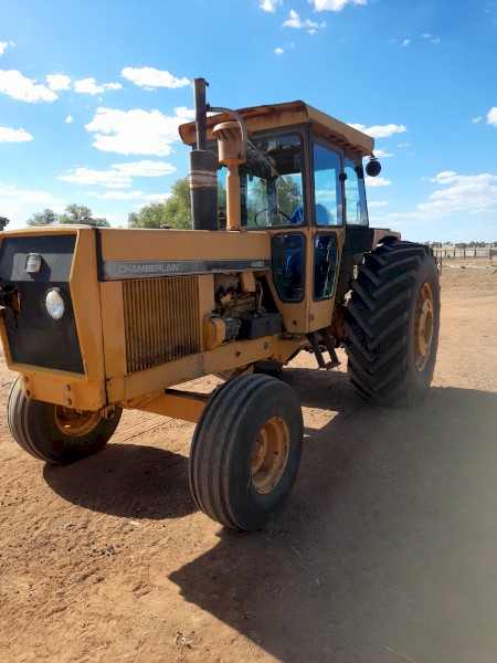 CHAMBERLAIN 4280 TRACTOR