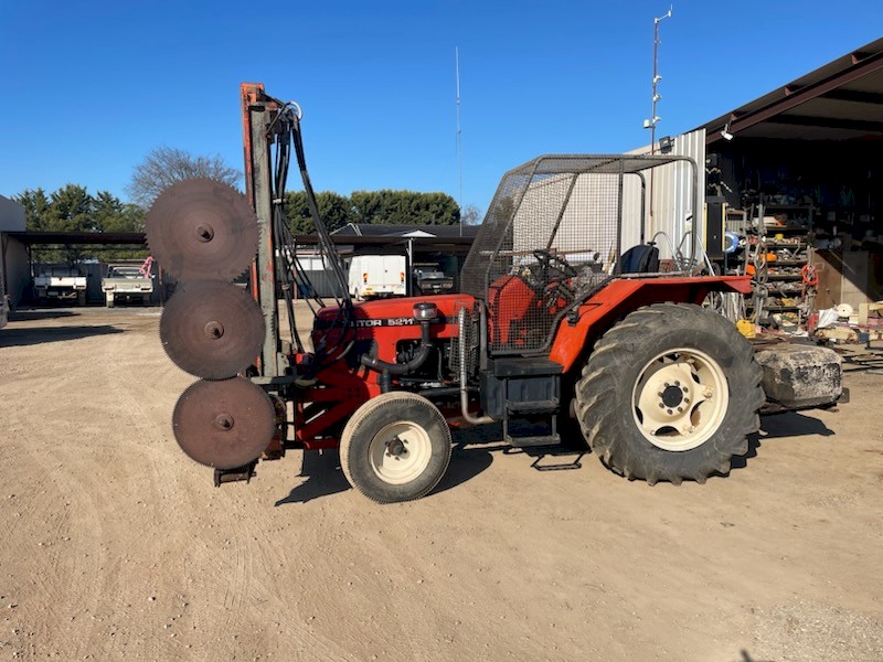 Zetor 511 Tractor with Tree Trimmer