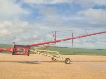 2020 Farm King 1080 Auger