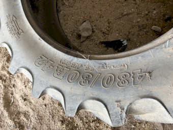 480/80R42 BKT tyres