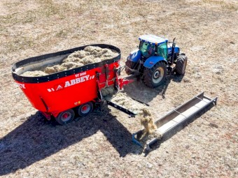 FARMGARD TWIN AUGER FEED MIXER