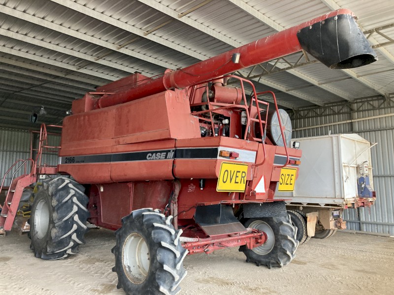 1997 Case IH 2166 Header with Fronts and Trailers