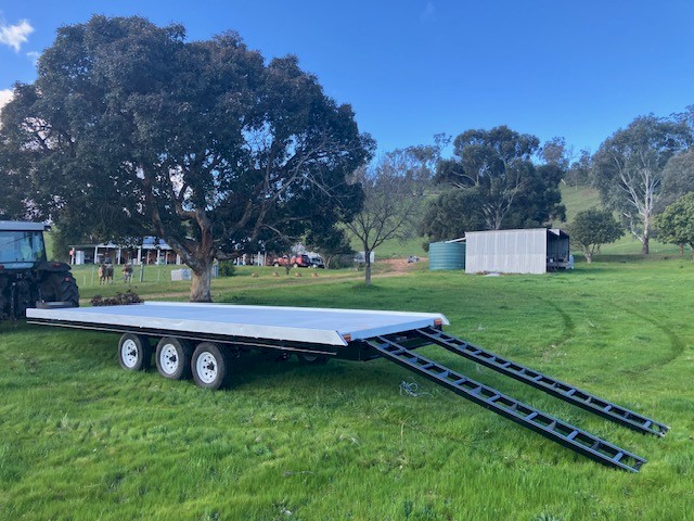 Tri-Axle Flat Top Plant Trailer