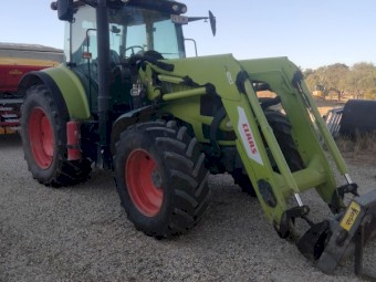 Claas Arion 620C tractor