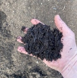  Organic screened FOGO compost/ soil conditioner