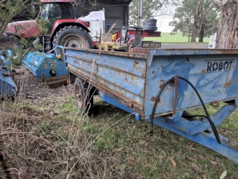 Robot tipper trailer 