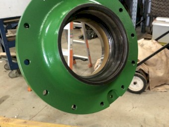 2011 John Deere 8225R Tractor Wheel Hub