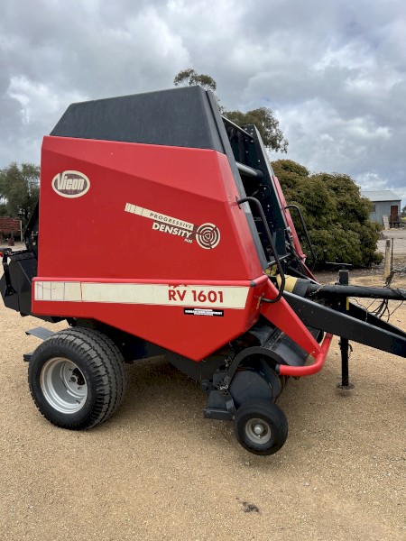 Vicon RV 1601 Round Baler
