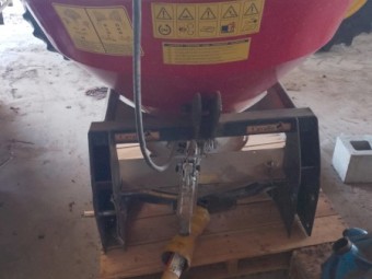 Fertilizer spreader 3 point Linkage