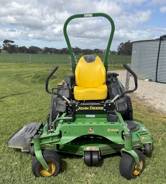 John Deere ZTrak Z930M Zero-Turn Lawnmower, 2021
