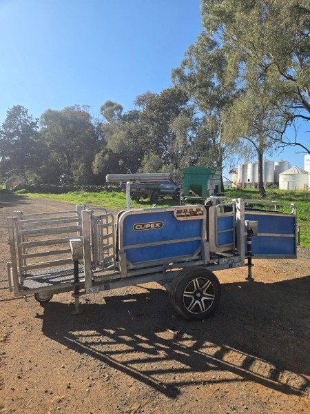 Clipex Sheep handler