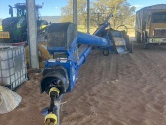 Brandt 1060 Swing Away Auger