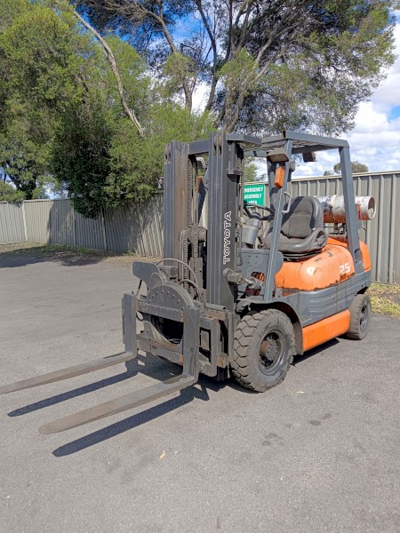 Toyota 2.5 Tonne Duel Fuel Forklift