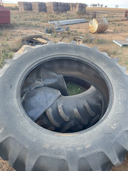 20.8x42 Tyres