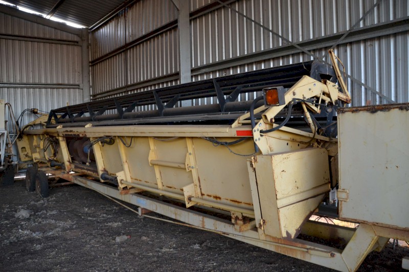 30ft New Holland 971 Open Front