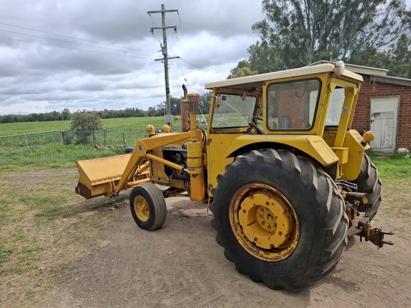 1971 Chamberlain C670 with Chamberlain 500 Front End loader