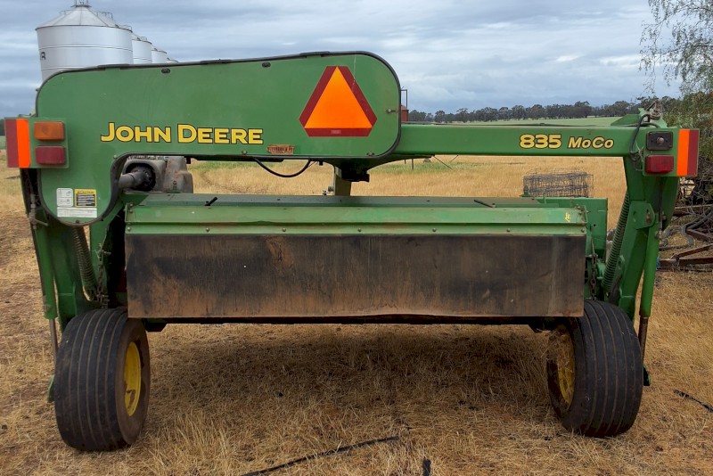 John Deere 835 MoCo WRECKING