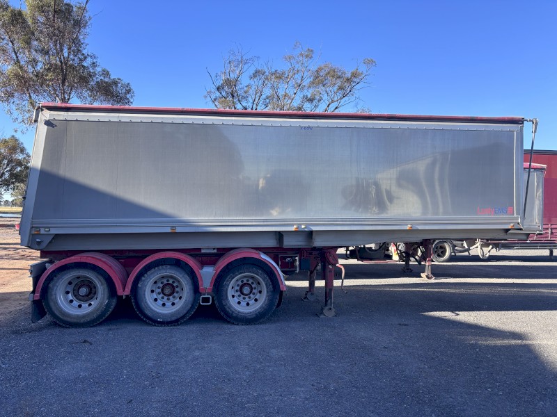 Lusty EMS Sliding A trailer