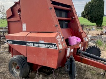 Case International 8455 Round Baler
