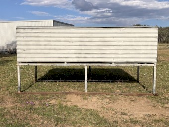 3 Bay Elevated Dog Cage