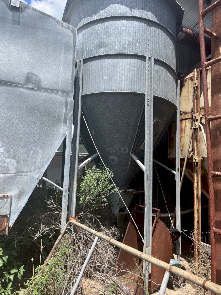 Feed bins
