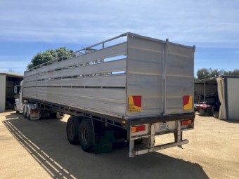 1980 Barker Single Deck 45Ft Stock Trailer