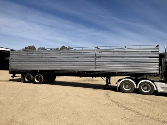 1980 Barker Single Deck 45Ft Stock Trailer