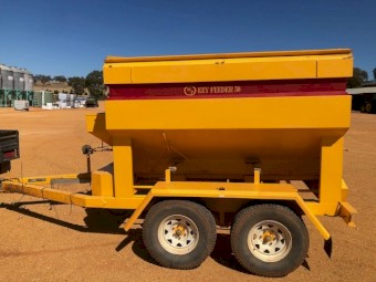 Steele Steel Trailed Sheep Feeder