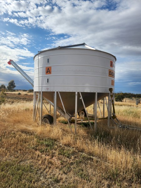2023 Ahrens 1512 31tn Field Bin