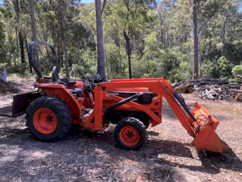 Kubota L4310 Tractor