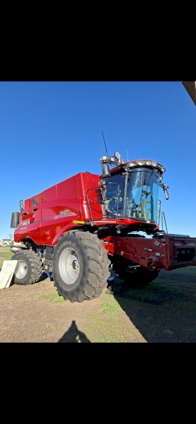 2022 Case IH 8250 Header with MacDon Front