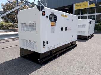 25kVA Isuzu Powered Diesel Generator 34.8 Amps / Phase 415V 