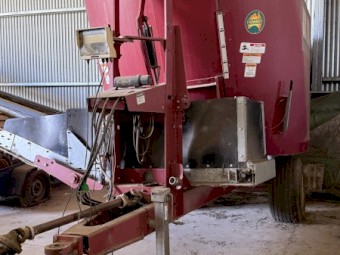 Jay-Lor 4425 Feed Mixer