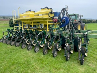 Austil MT 2500 single disc planter 