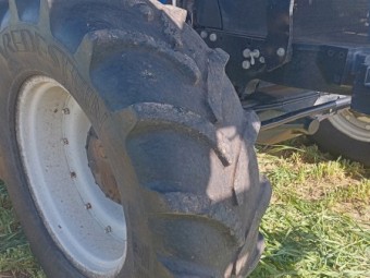 Tyres and Rims Suit New Holland T7 Tractor 520/70R 38 420/70R 28