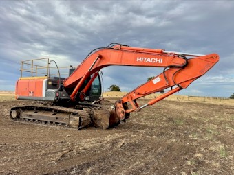 2015 Hitachi ZX240LC-3