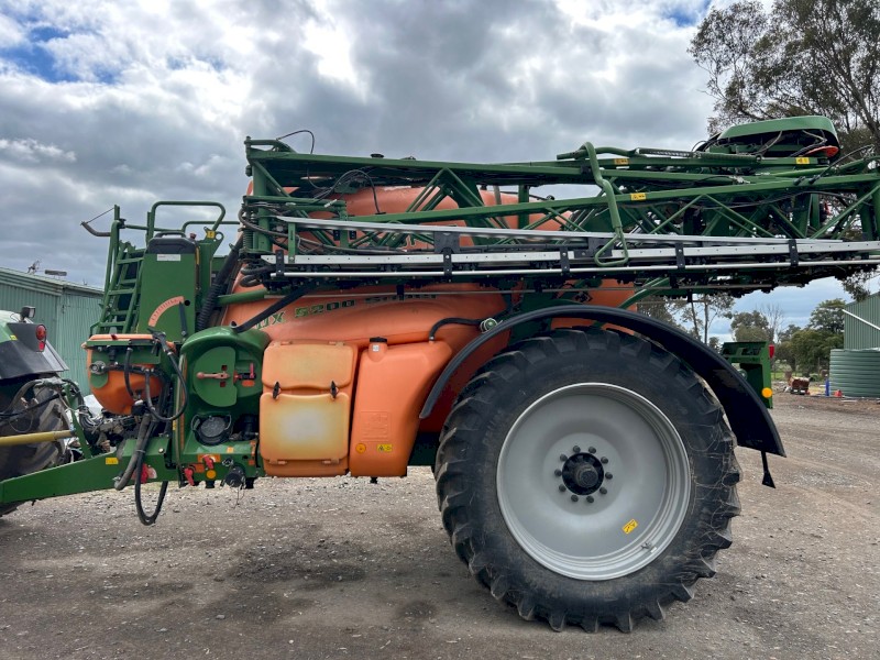 2018 Amazone UX5200 Super Boom Spray