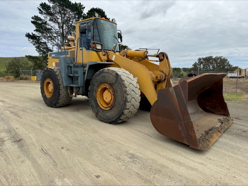 1997 Komatsu WA420-3A Front End Loader