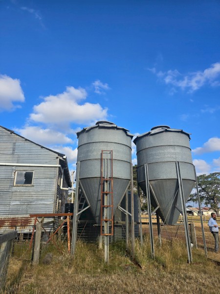 8 tonne Silos x 2