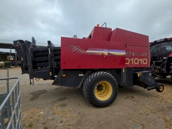 New Holland 1010 Baler