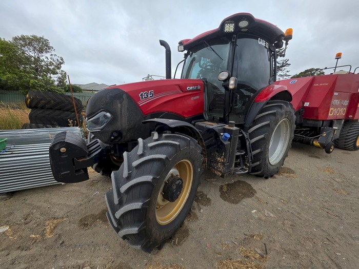 Case Maxxum CVT135 Tractor