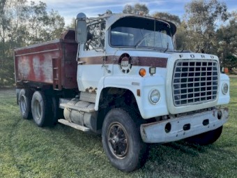1984 Ford Louisville LNT9000 Truck