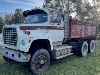 1984 Ford Louisville LNT9000 Truck