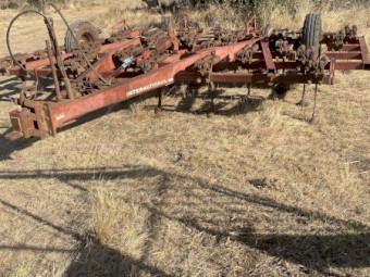 International 2-11 29 Tyne Scarifier